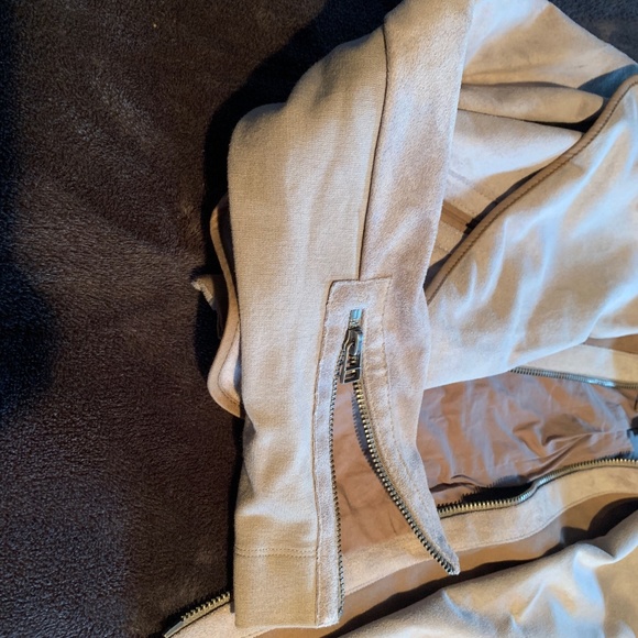 BCBGMAXAZRIA Cropped Jacket - Picture 4 of 5